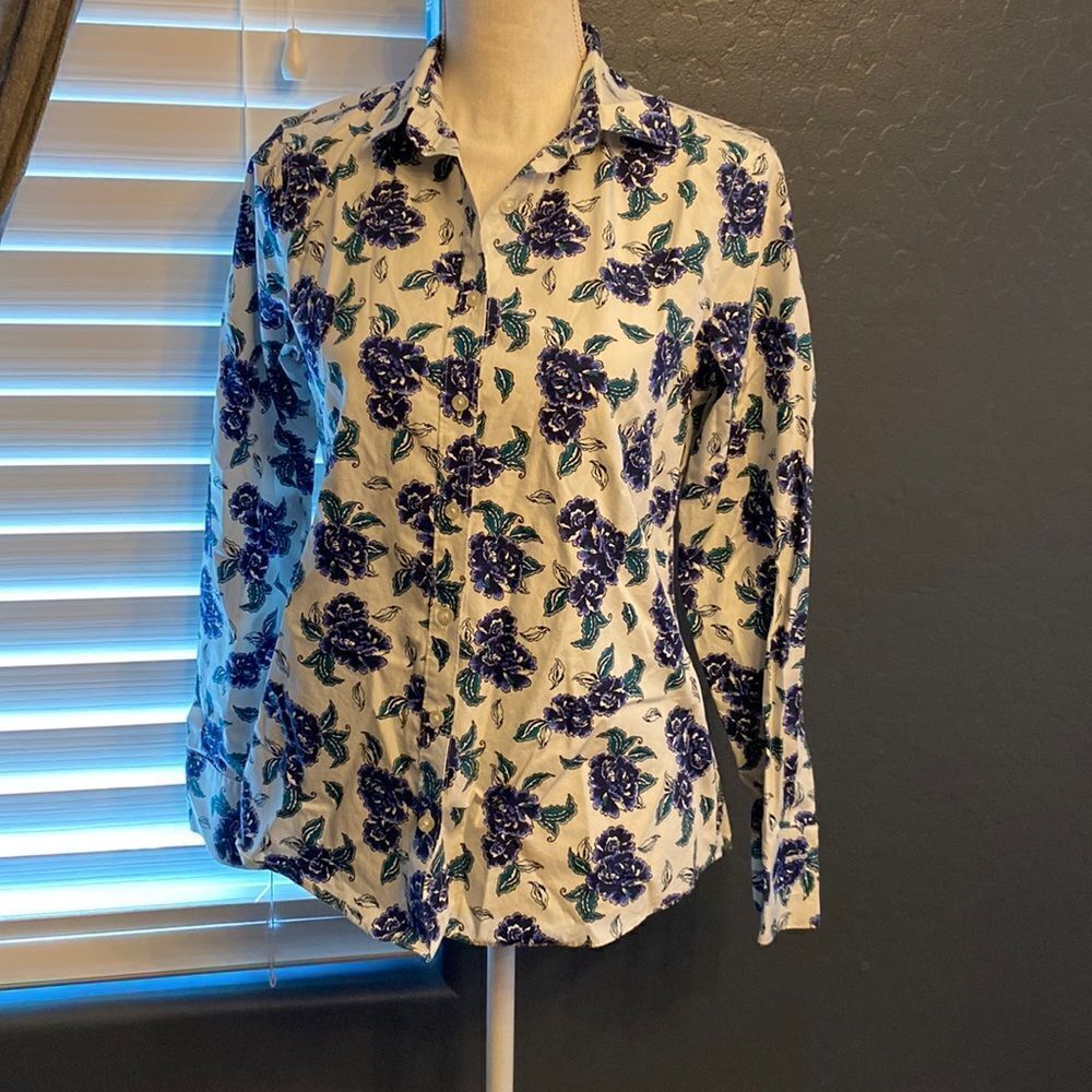 Lands’ End button down iron free shirt‎
